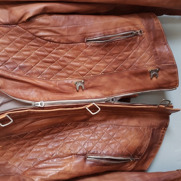 Leather jacket - Picture 2 of 5